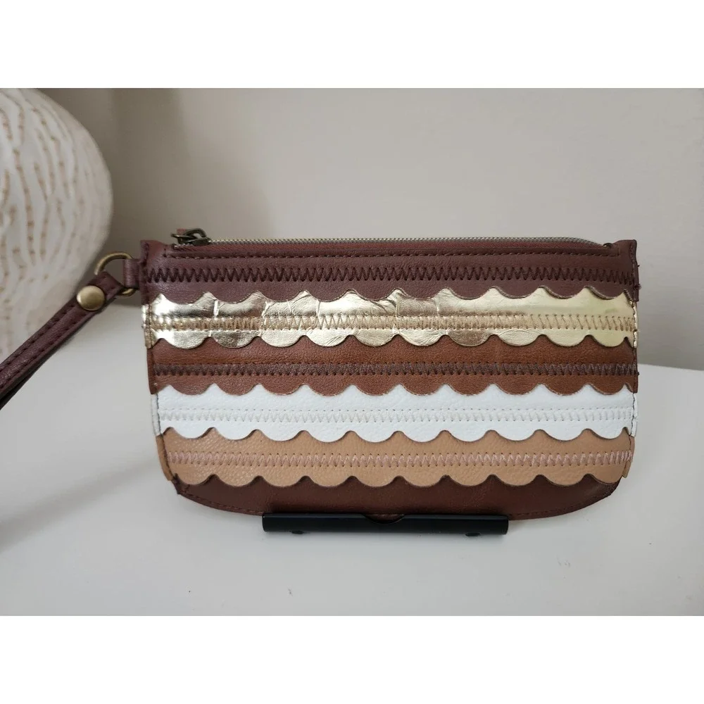 Relic‎ Women's Takeaway Scalloped Clutch Wristlet Wallet Leather Brown
